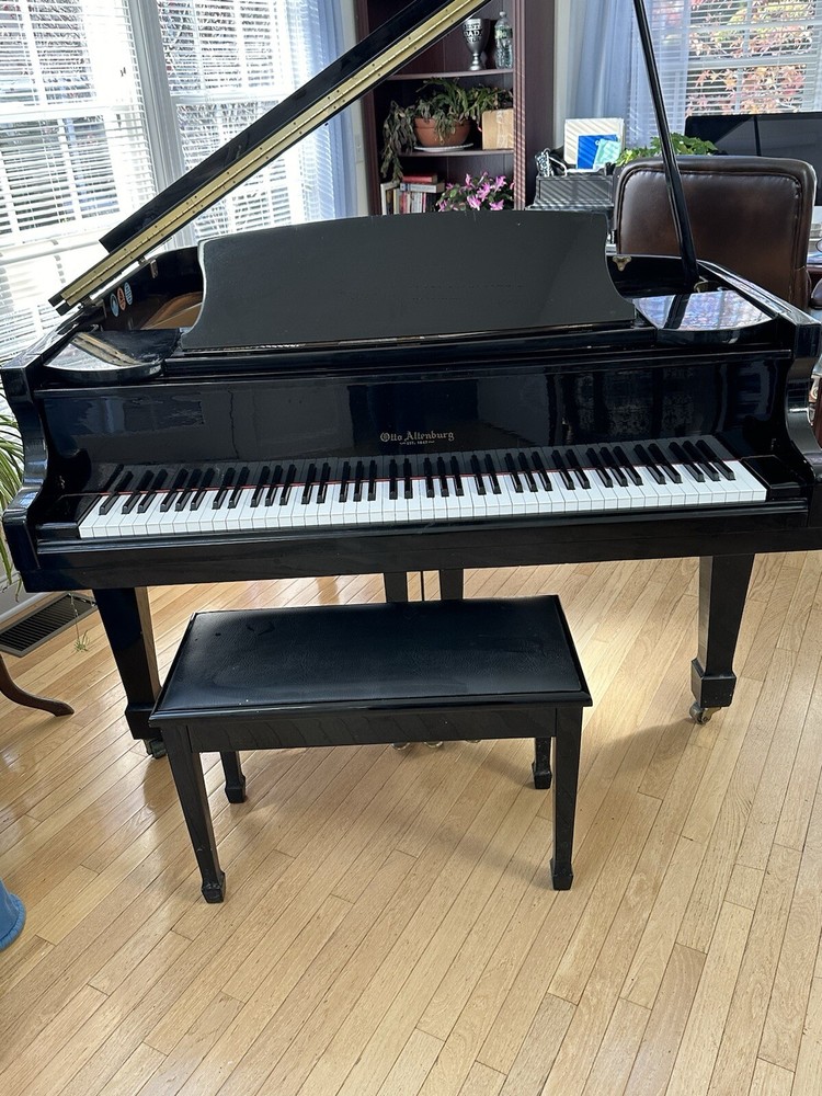 baby grand piano used