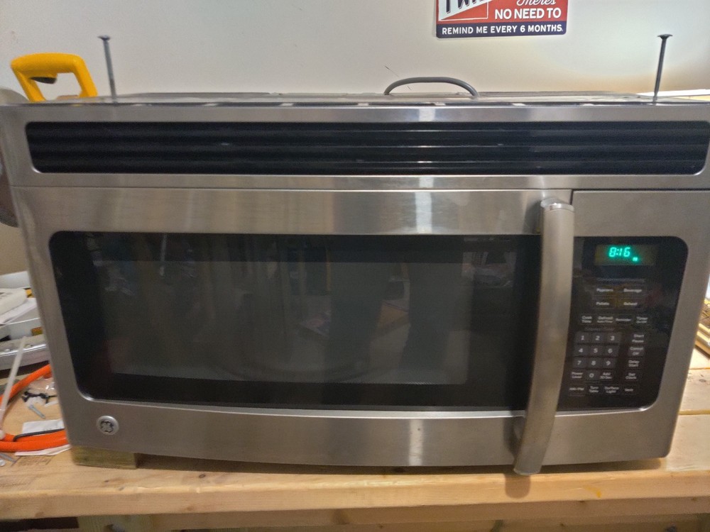 GE microwave oven