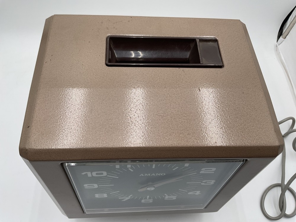 Amano Time Clock 6800 6809 Punch Clock. Keeps time