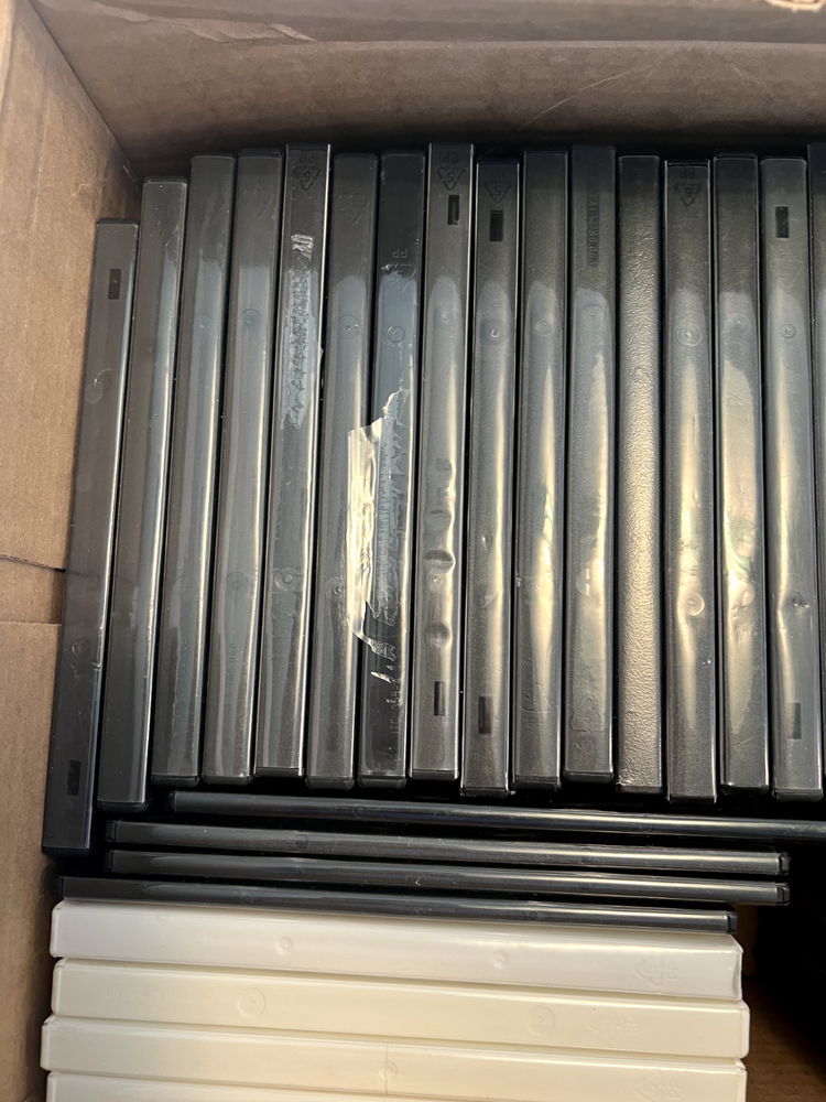 Lot of 76 PRE-OWNED & Empty Single Disc Replacement DVD cases Various Sizes