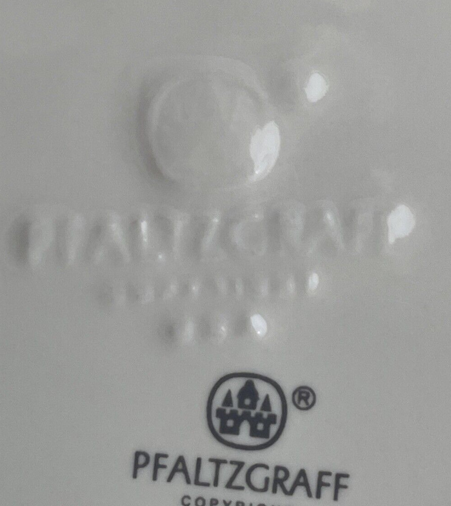 Pfaltzgraff Holiday Holly Joy Pattern Christmas Tree Shaped Stoneware Plate/Tray