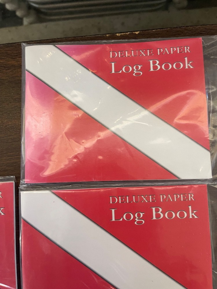 10 Deluxe Paper Divers Log Book