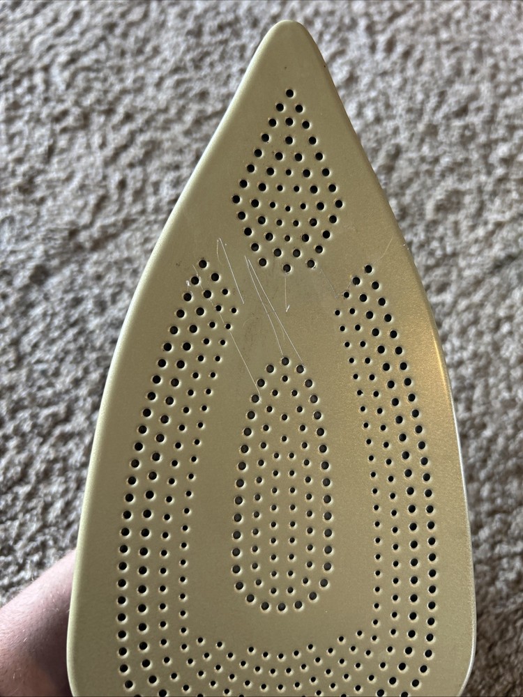 CHI 13106 1700W Steam Iron
