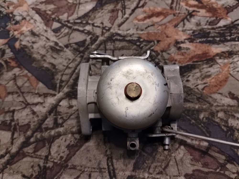 F581061-WE4-1 Carburetor Top 85hp Force