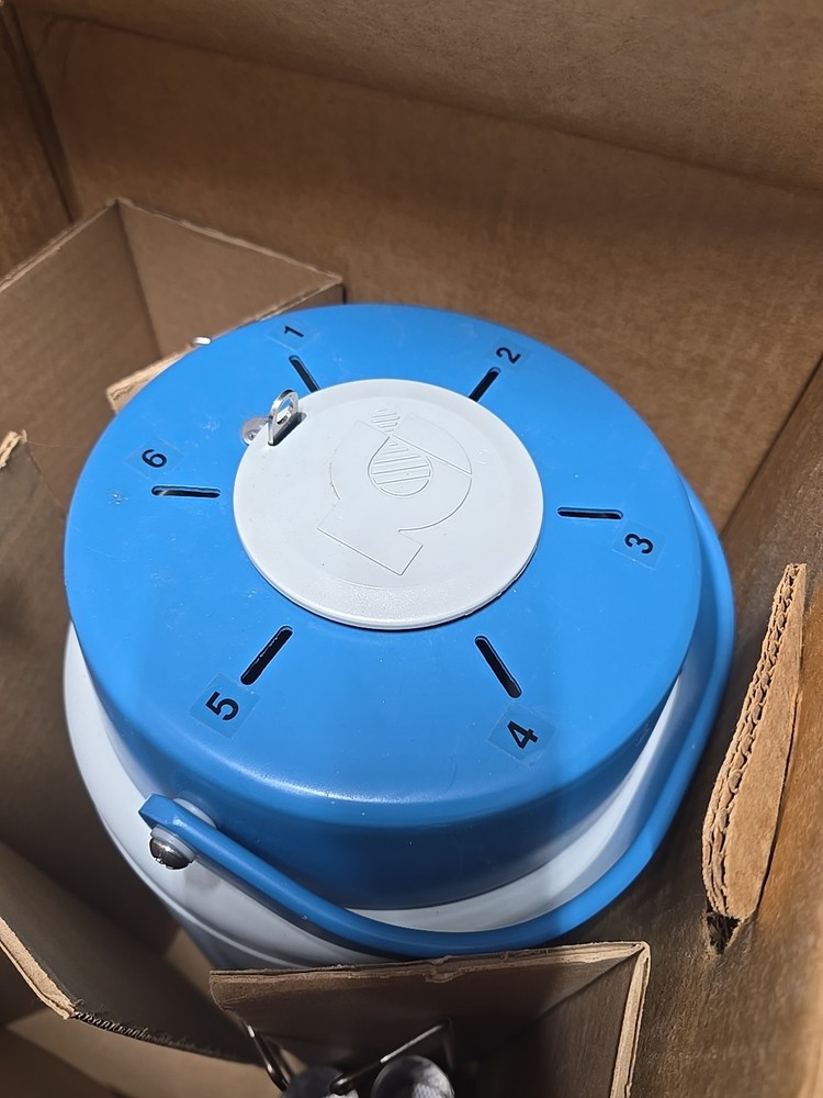 International Cryogenics IC 6R Refrigerator Liquid Nitrogen Dewar w/ 6 Racks