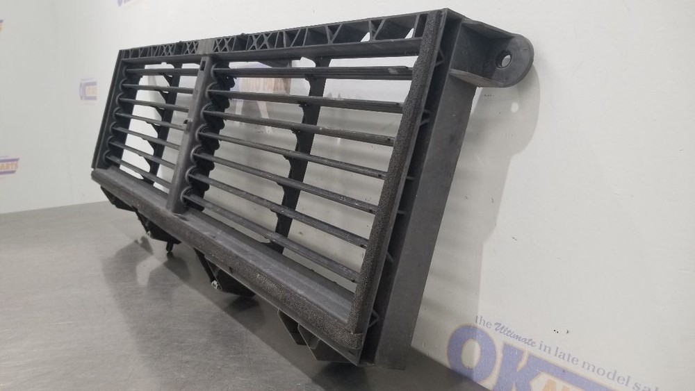 24 DODGE RAM 2500 AIR SHUTTER 6.4L