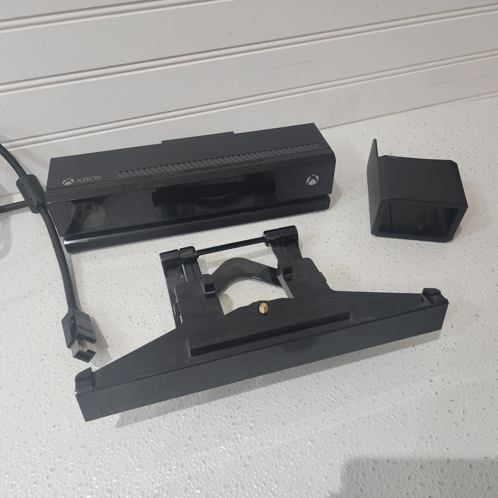Microsoft Xbox One Kinect Sensor Camera - Black OEM Model 1520 + MOUNT And Cover