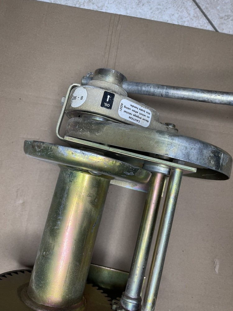 Thern Hand Winch Model 4411