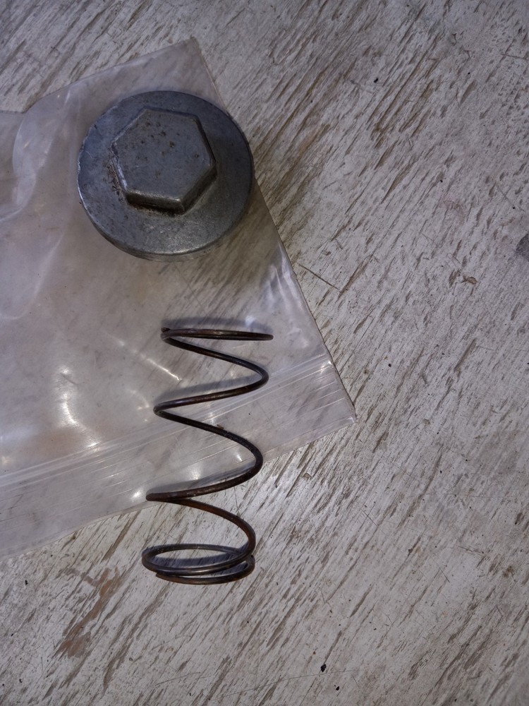 OEM HONDA OIL DRAIN PLUG CAP SPRING CB100 CL100 SL100 Includes Small Plug