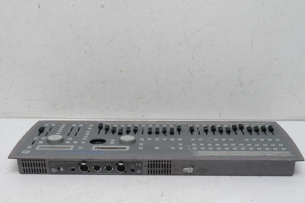 ETC SmartFade ML 24/48 Lighting Control Console Powers on - FOR PARTS