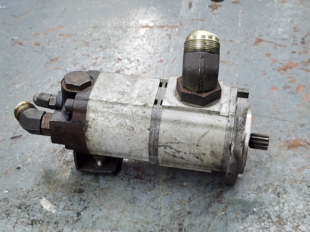 Sauer Danfoss HYDRAULIC PUMP