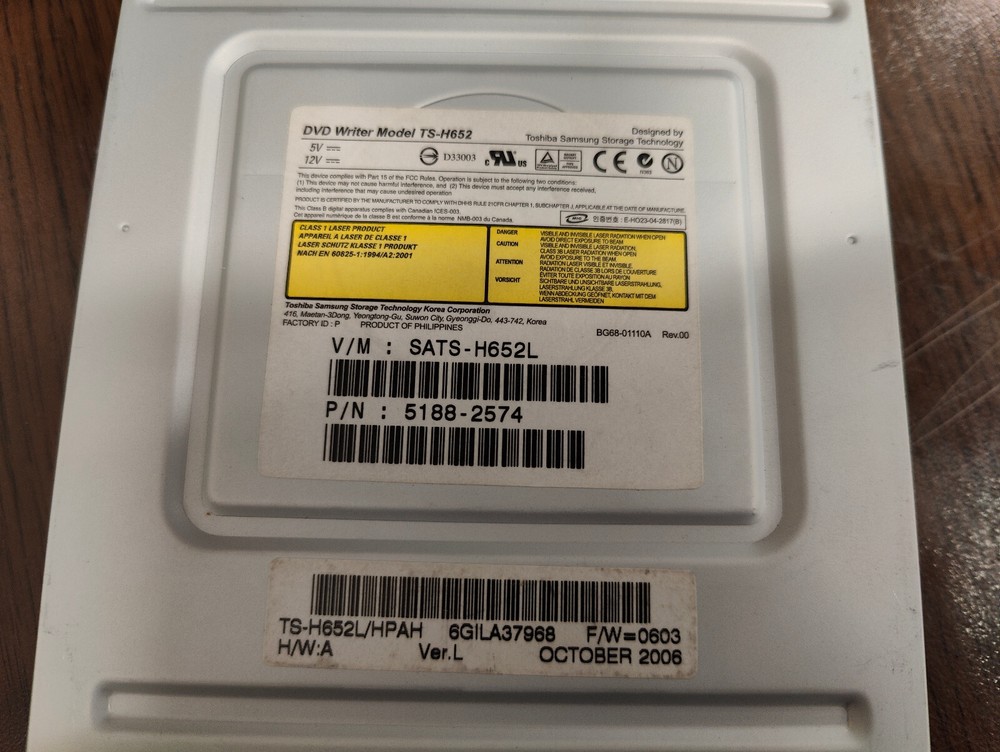 Light Scribe Internal DVD/CD RE-WRITEABLE DRIVE UNIT MODEL TS-H652 IDE..UNTESTED