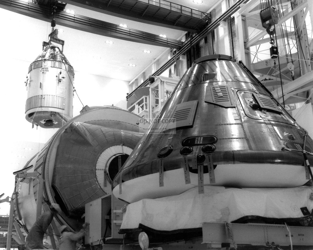 APOLLO 11 COMMAND & SERVICE MODULE PREPARATIONS - 8X10 NASA PHOTO (EP-347)