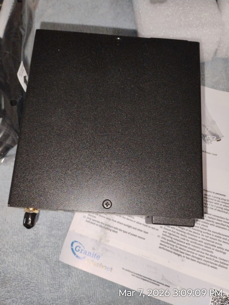 Granite EdgeBoot 15A Ai-Powered PDU/Dock OBN