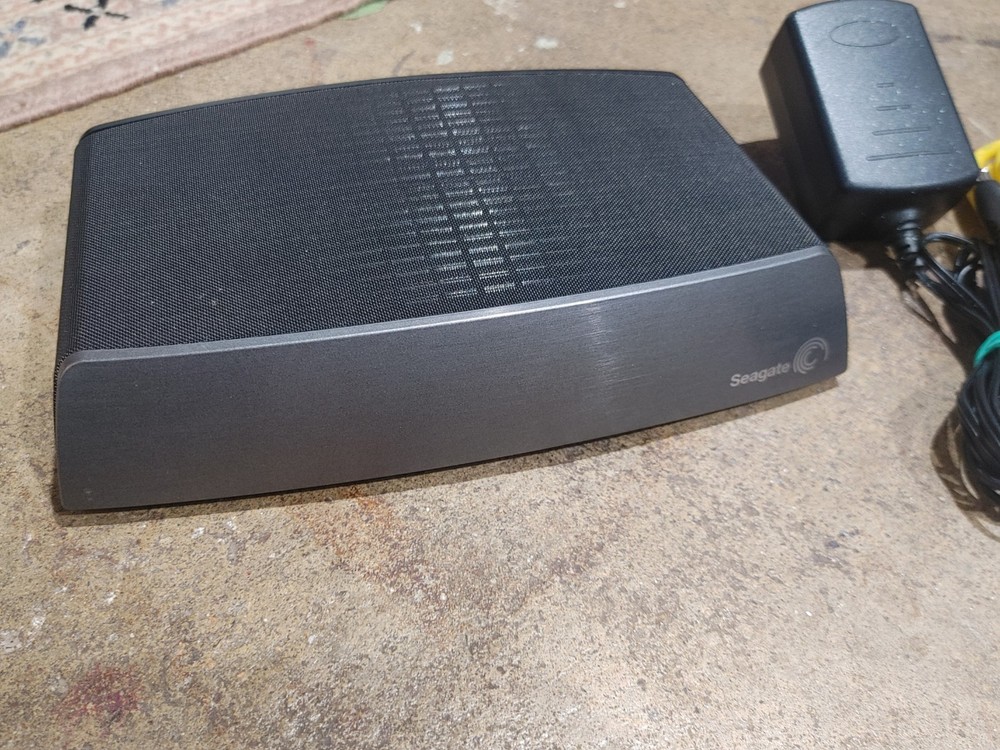 Seagate Central SRN01C 4TB NAS Personal Cloud Storage W/ Cables