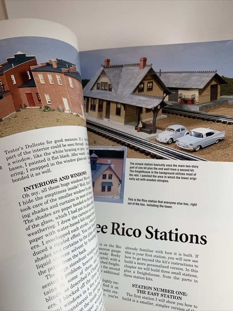 Realistic Plastic Structures for Toy Train Layouts By Art Curren Mint Condition