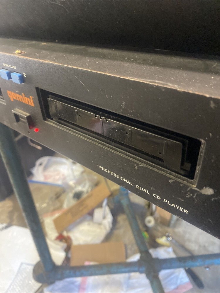 GEMINI Cd-9500 And Gemini Dual Cd PLAYER Comes On