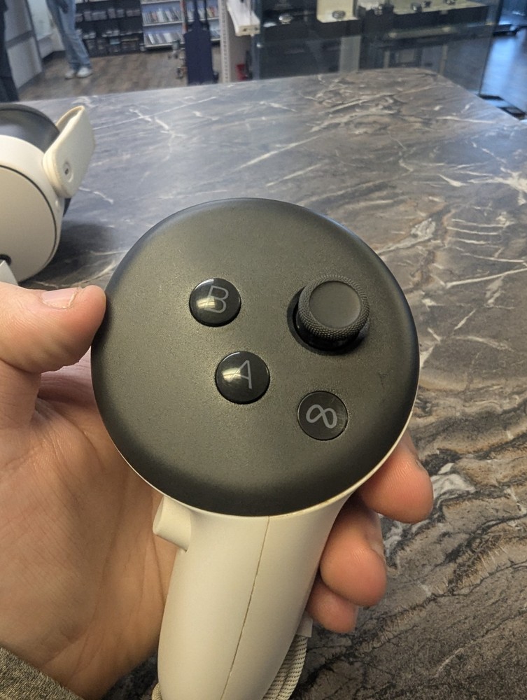 Meta Oculus Quest 3S - 128GB VR Headset with Controllers