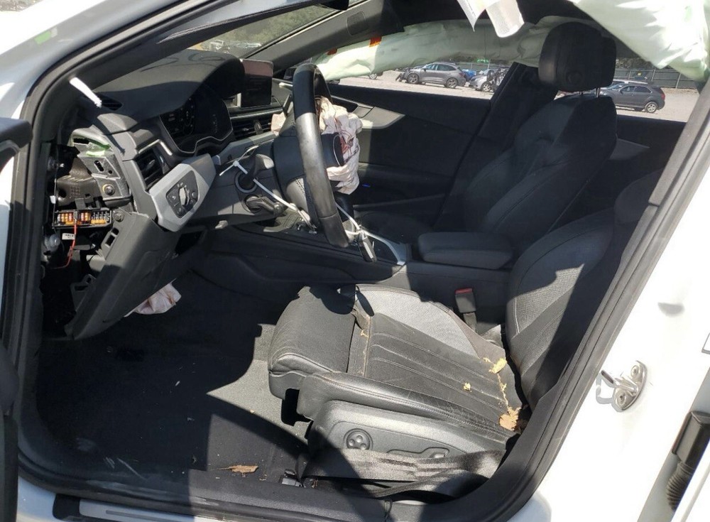 2017-2019 AUDI A4 RIGHT PASSENGER SIDE DASH LOWER KNEE MOUNT BRACKET PANEL