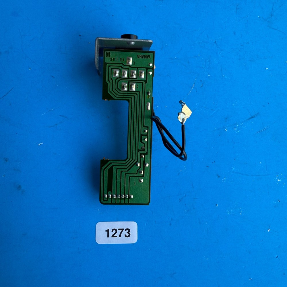 YAMAHA DSR-1000 Keyboard Used Replacement Part: Headphone Input Jack Socket