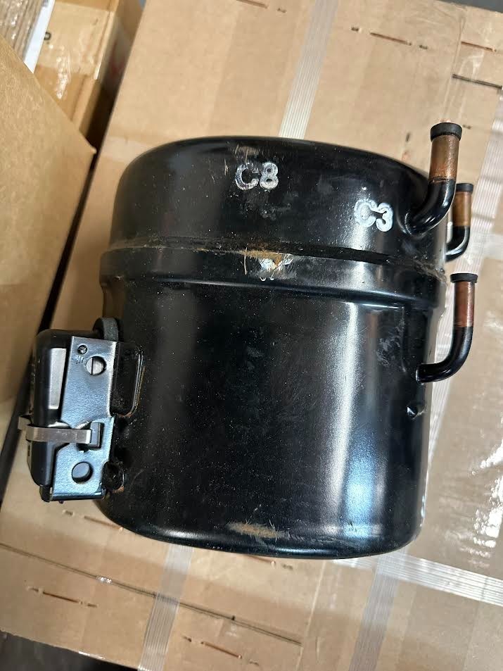 Tecumesh R-22 Compressor:  AK144JB-009-A4