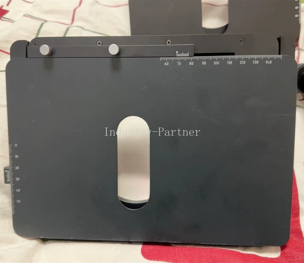 Carl Zeiss 432035-9011-000 Microscope Stage.
