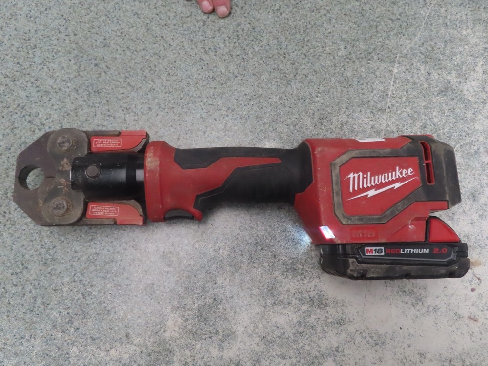 Milwaukee 2674-20 Short Throw Press Tool 1/2” PEX Crimp & Battery