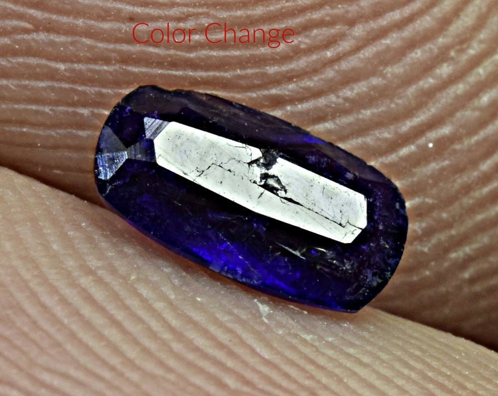 0.30 CARAT FLUORESCENT PHOSPHORESCENT SHARP TENEBRESCENT FACETED HACKMANITE