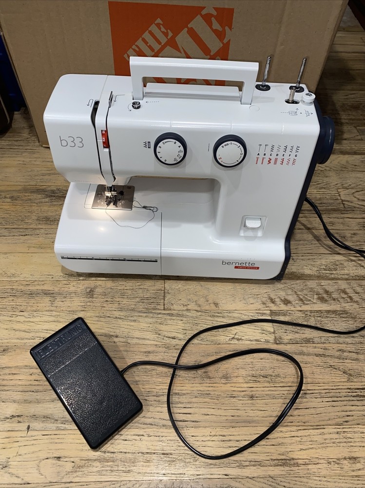 Bernette 33 Swiss Design Sewing Machine