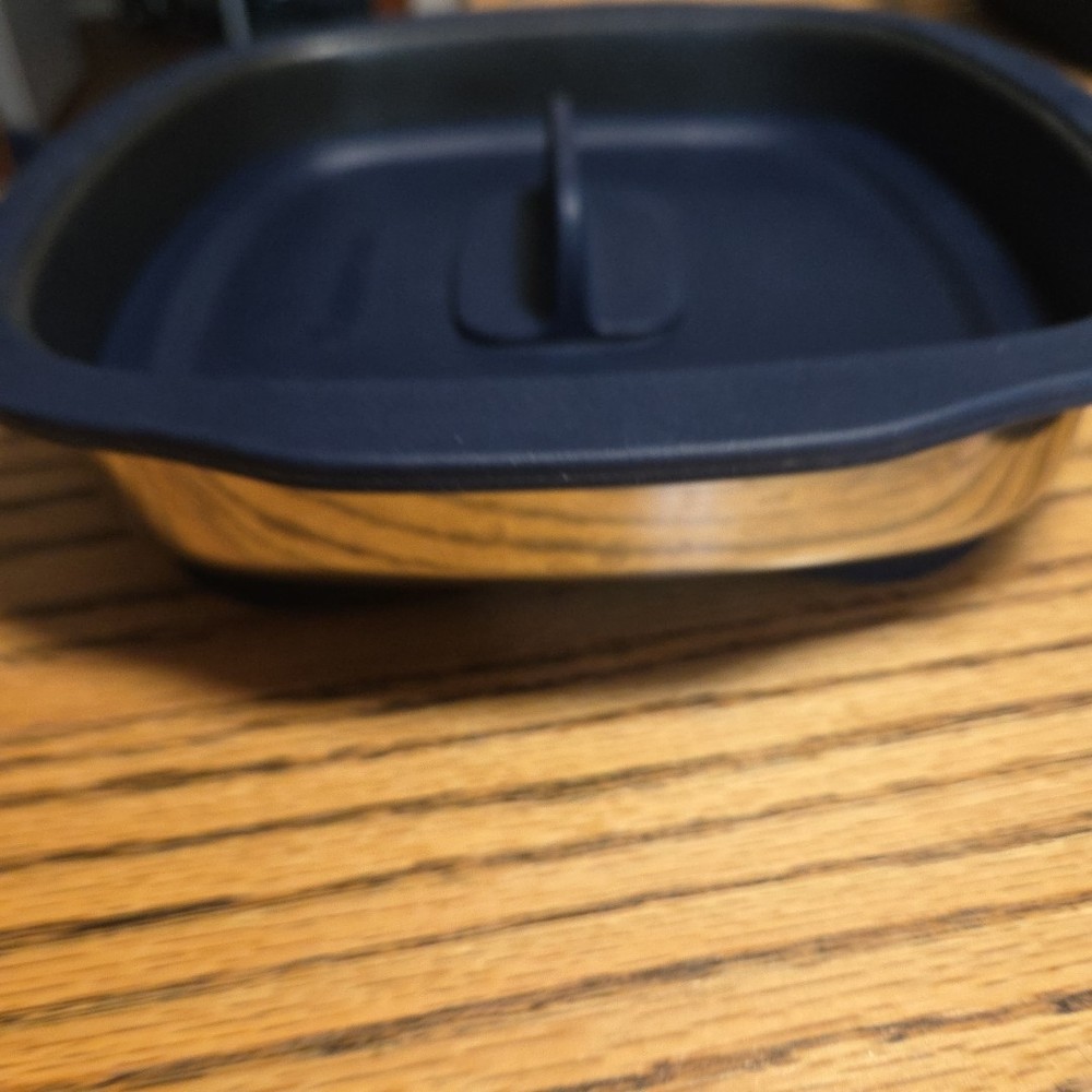 Tupperware MicroPro Series Base & Lid 8270C Micro Pro Microwave NON-STICK