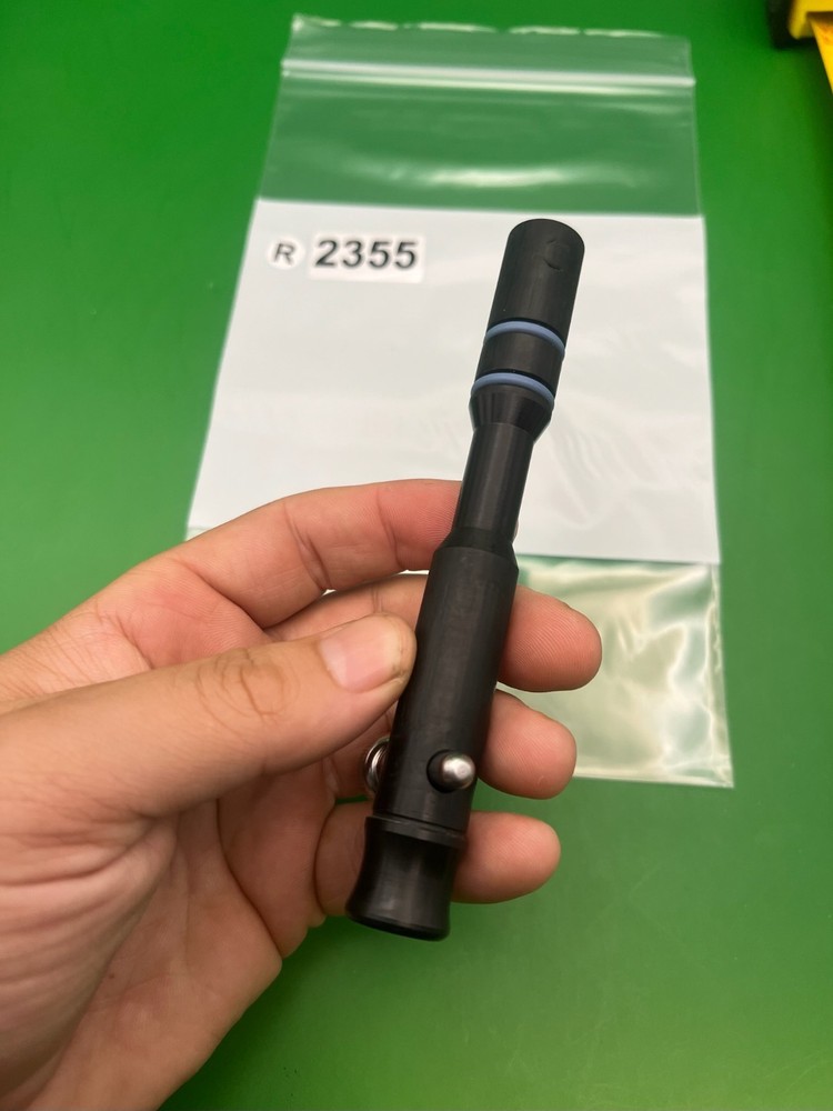 Autococker Bolt