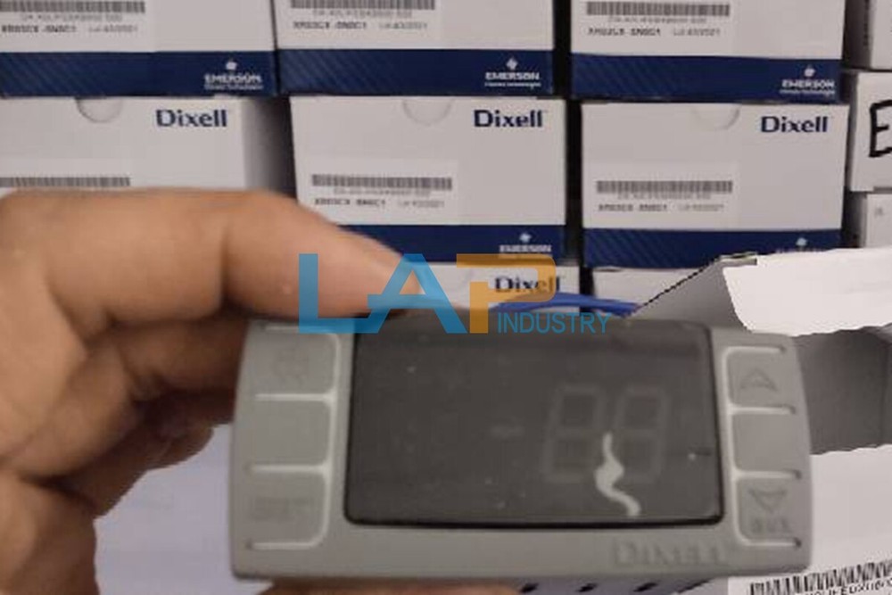 1PCS XR03CX-5N0C1/ / FOR temperature controller