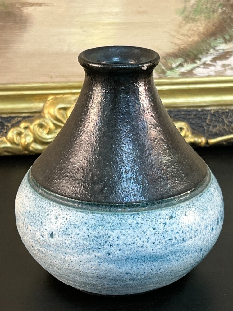 MID-CENTURY MODERN BLACK & BLUE VASE STUDIO ART POTTERY