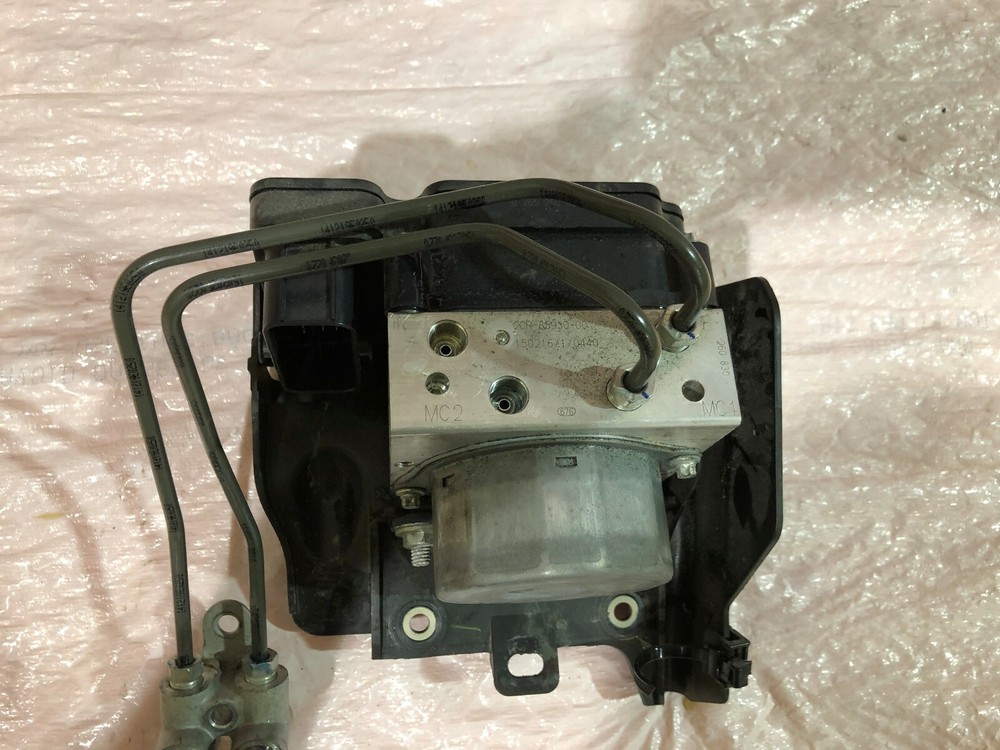 2015 2019 YAMAHA YZF R1 OEM BRAKE SYSTEM ABS PUMP UNIT MODULE
