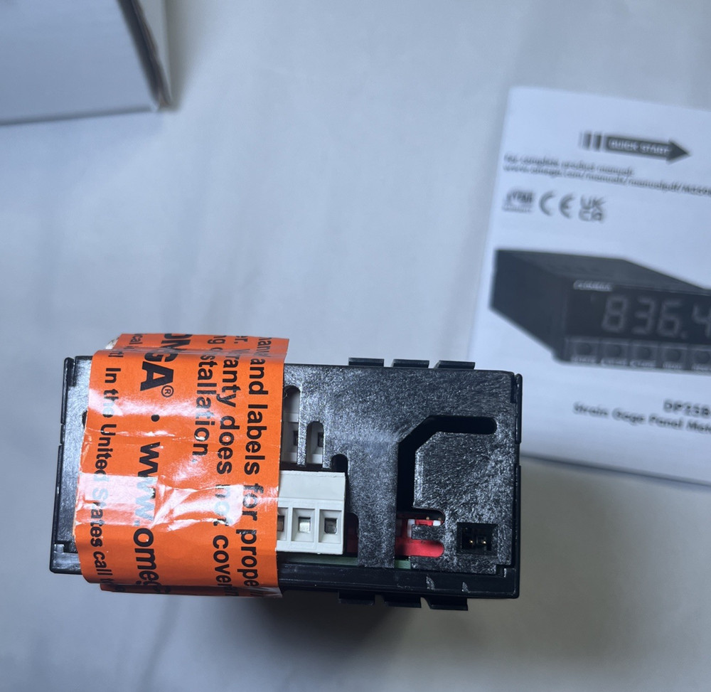 Omega Engineering Strain Gauge Panel Meter DP25B-S-DC10/32 New Open Box
