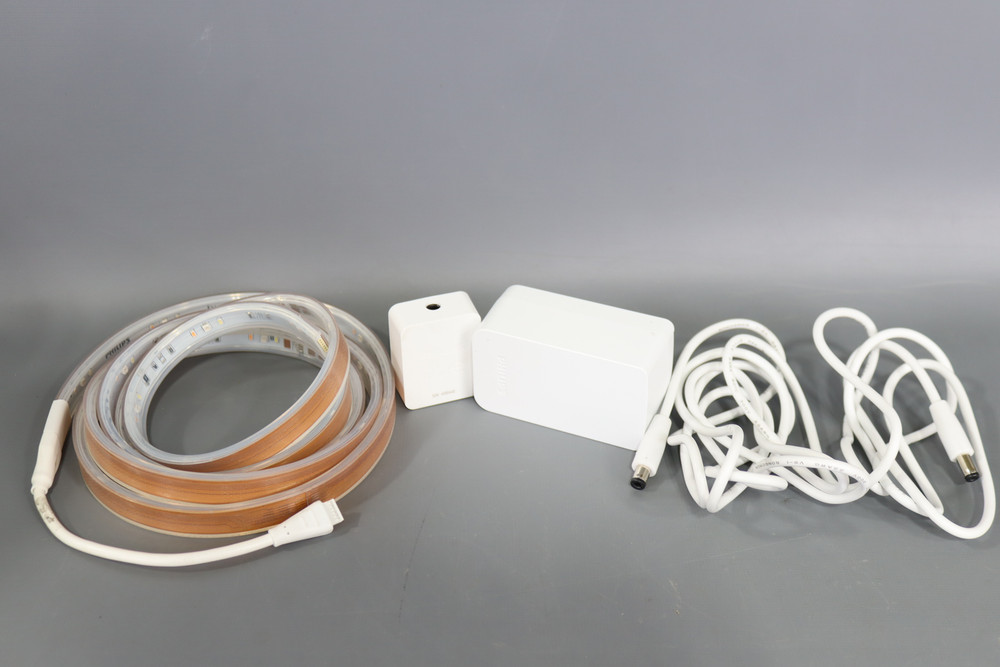 PHILIPSCUSTOM Philips Hue Ligh  (No box)