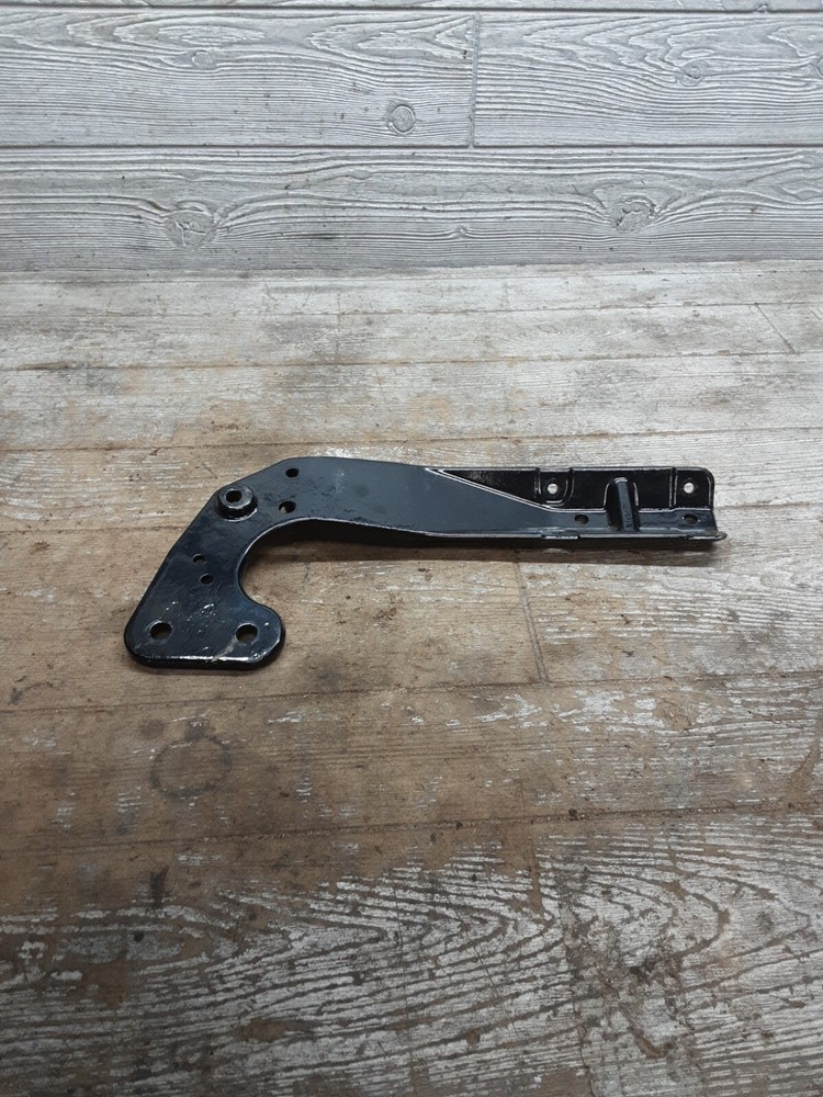 Harley-Davidson Electra Fatboy Rear Exhaust Pipe Muffler Support Mount Bracket