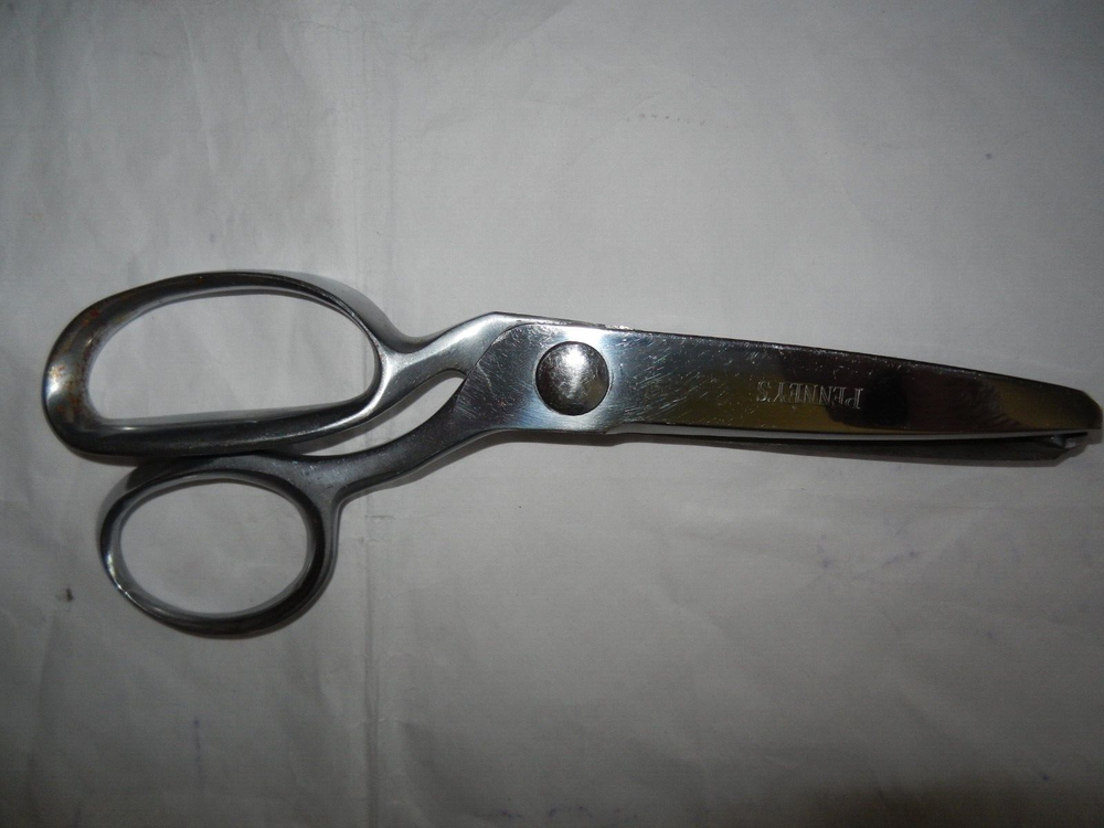 Vintage PENNYS Pinking Shears/Scissors - Marked #6