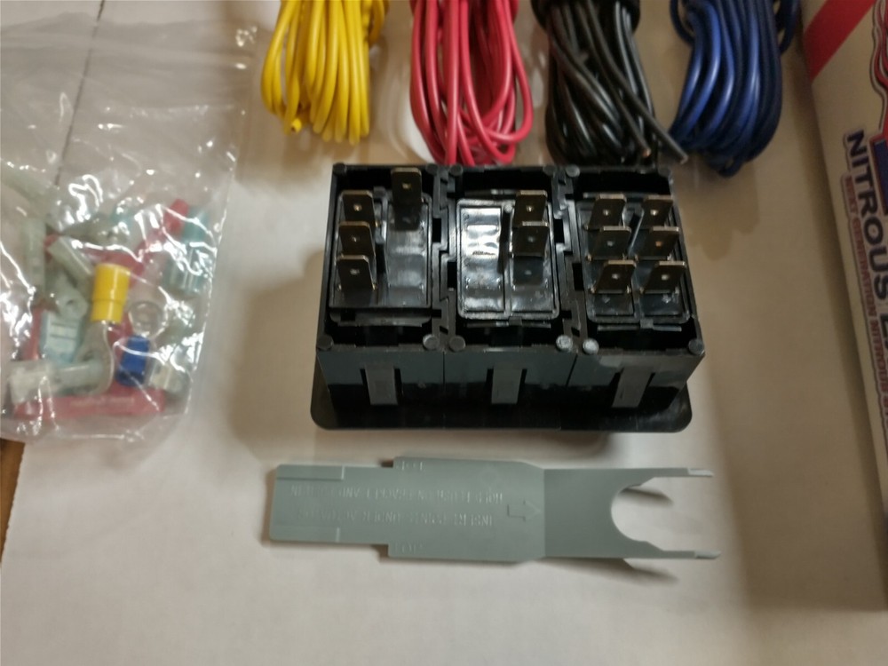 15896 NITROUS EXPRESS SWITCH PANEL 3 SWITCHES MOMENTARY