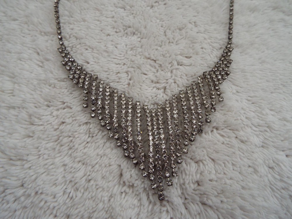 Silvertone Rhinestone Chevron Necklace (D79)