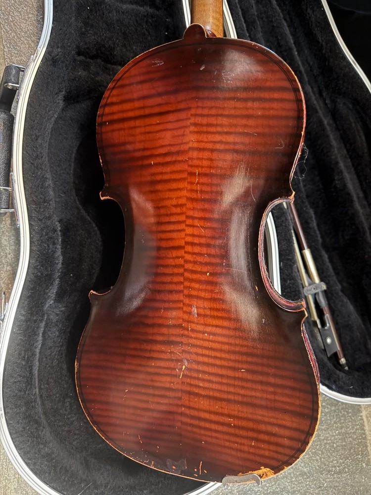 Violin with case and bow, full size. Harmony brand. Chicago.