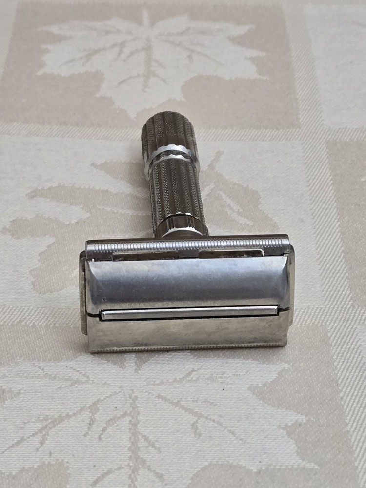 Vintage Gillette Adjustable Razor E1