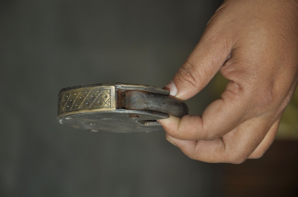 Vintage Iron Round Shape Brass Fitted Engraved Solid Handcrafted Padlock