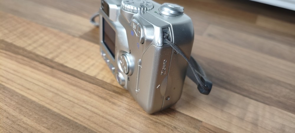 Nikon Coolpix 2100 Digital Camera Silver Tested Working