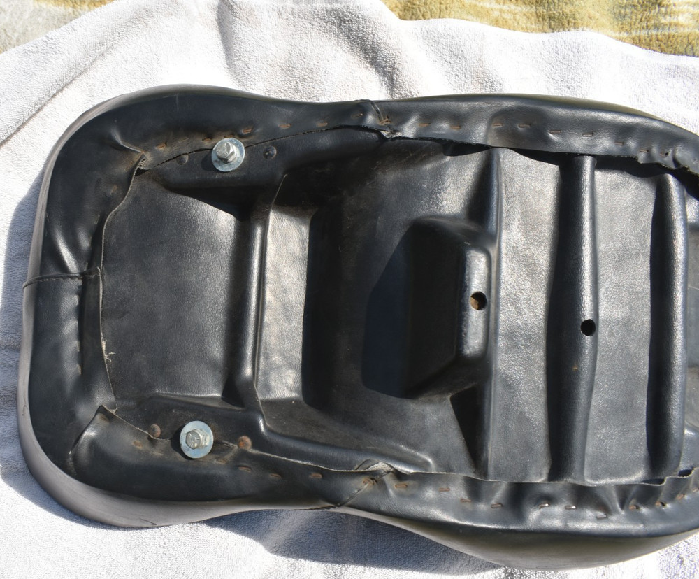 Harley Davidson Shovelhead / Evolution Touring Seat PN 52151-83 - 86