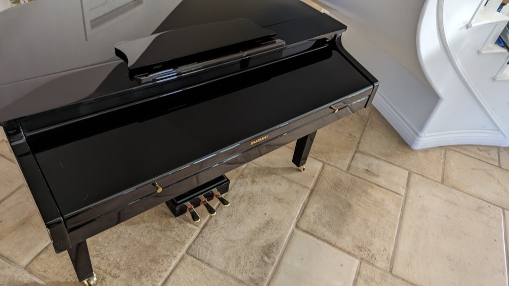 Suzuki G-33 Grand Digital Piano