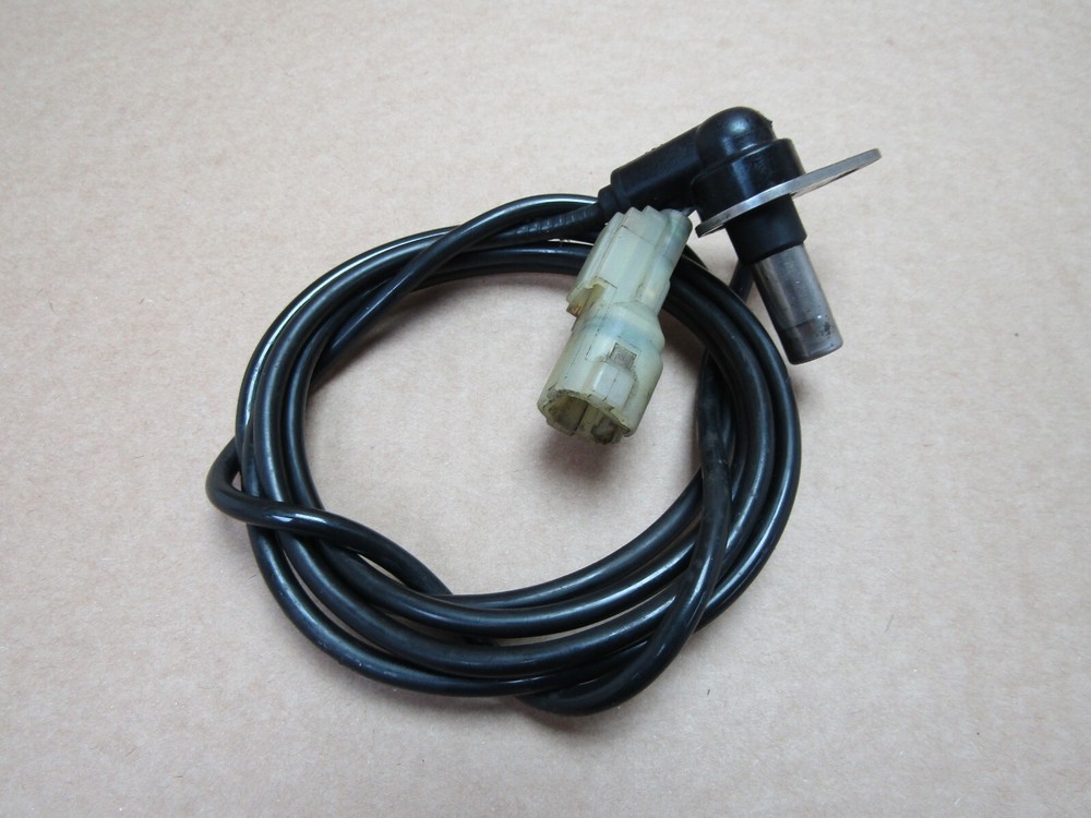 Triumph Tiger 800 ABS 2014 front ABS sensor (14069)