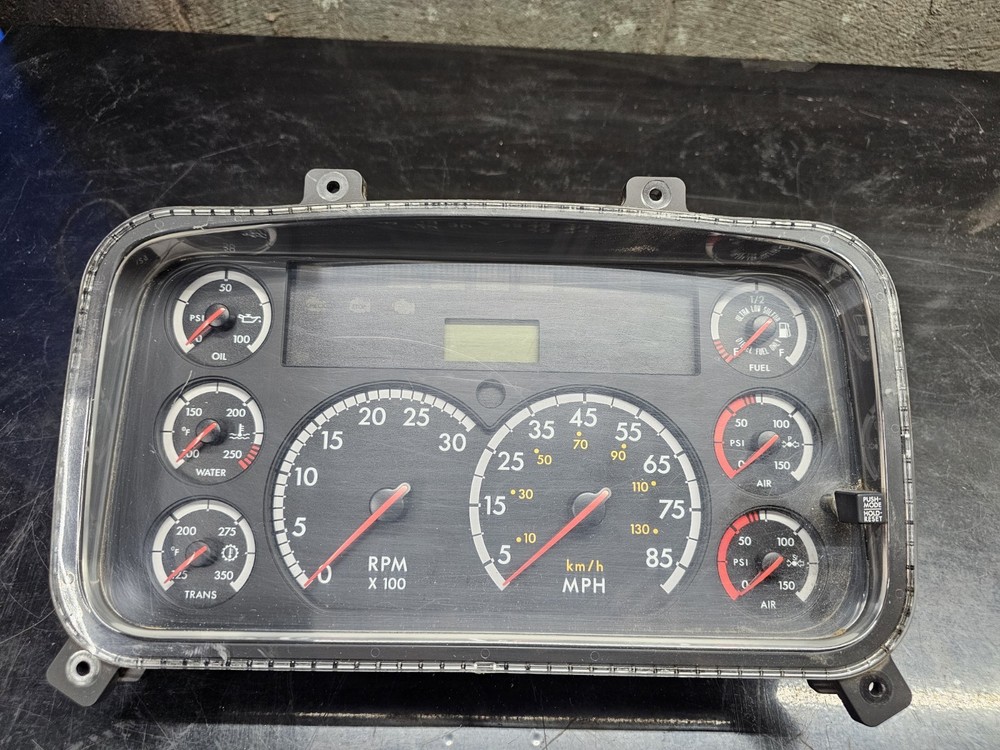 Freightliner M2 Instrument Cluster Panel A22-61959–047