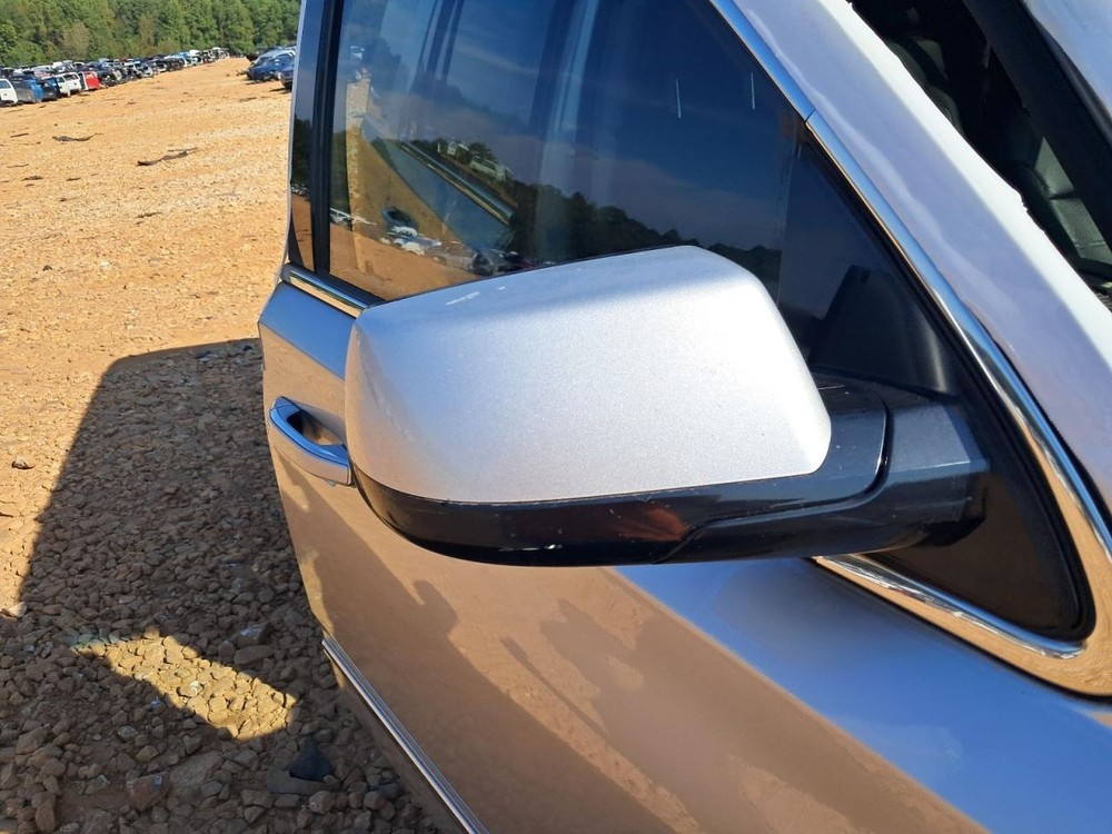 YUKON 2015 Glove Box 4800286