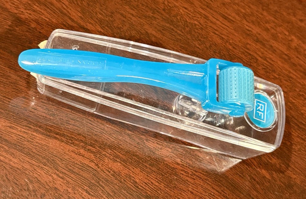 Rodan+Fields Anti-Age AMP MD Roller, Case.